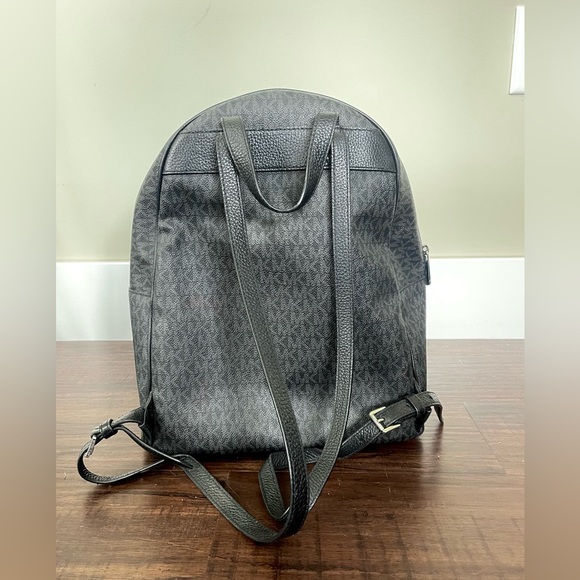Michael Kors backpack with matching wallet - Picture 3 of 6